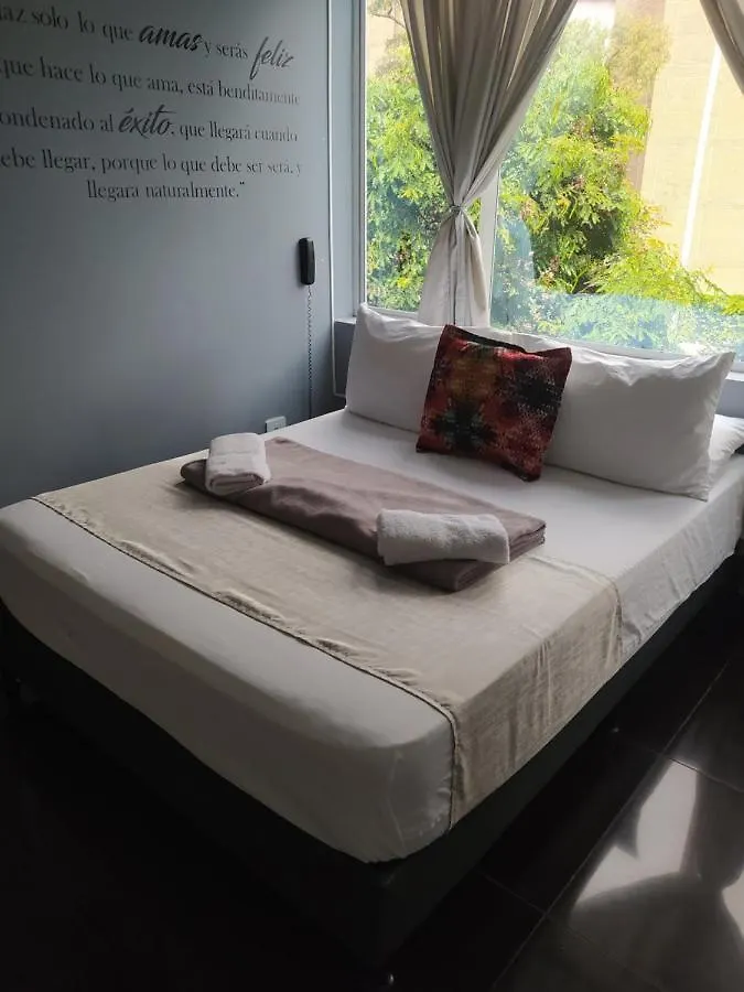 ***  Hotel Aura Medellín Colombia